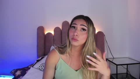  Martina  IG martissmith01 online show from 01.17.25