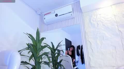 Isa  online show from 12.19.25