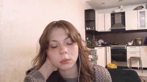 Snapshot of isabellcafferty chatting on 12.18.25 Isabella online show from 12.18.25