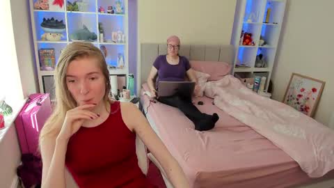 isabella online show from 04.06.26