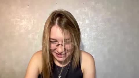 Im Olivia  online show from 10.17.25