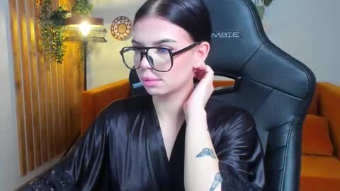 isabellevale online show from 10.06.25