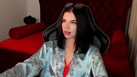 isabellevale online show from 10.08.25