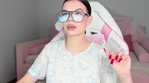 isabellevale online show from 10.15.25