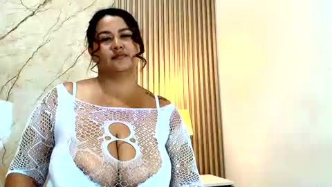 Snapshot of isabellmendez_ chatting on 07.24.26 IsabellMendez online show from 07.24.26