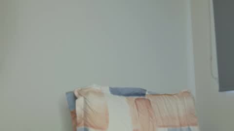 Isabella Hilton online show from 02.17.26