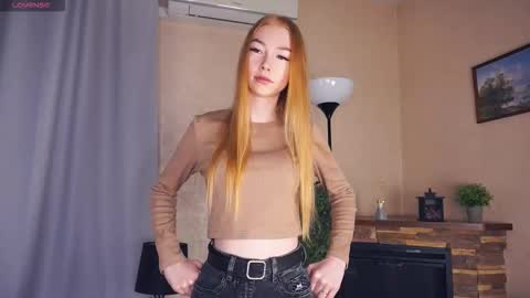 Snapshot of isauralindamood chatting on 12.03.25 Ramonita online show from 12.03.25