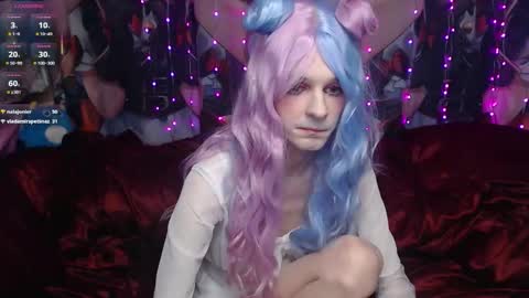 Snapshot of iselestias chatting on 10.22.25 Sele online show from 10.22.25