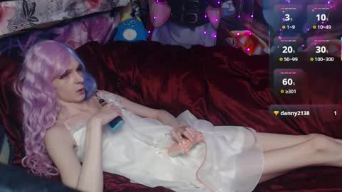 Snapshot of iselestias chatting on 10.29.25 Sele online show from 10.29.25