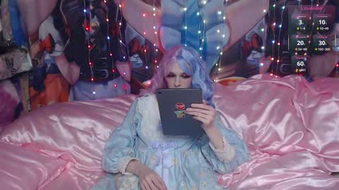 Snapshot of iselestias chatting on 12.01.25 Sele online show from 12.01.25