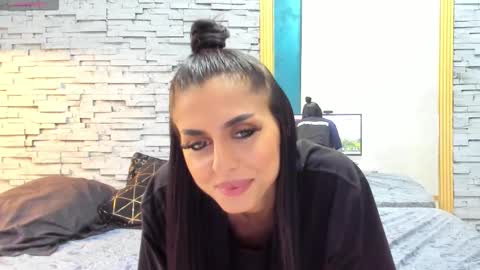 Snapshot of ishalyn chatting on 09.13.25 ishalyn online show from 09.13.25