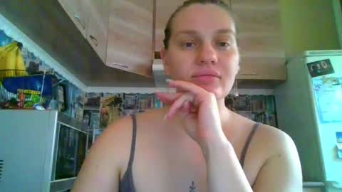 Snapshot of isingle_mom chatting on 10.23.25 isingle_mom online show from 10.23.25