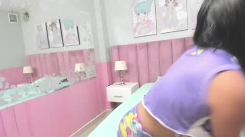 Snapshot of isis_loraine_ chatting on 03.04.25 ISIS online show from 03.04.25