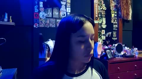 Snapshot of isisbathory chatting on 12.04.25 Isis online show from 12.04.25