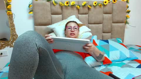 isisduzan online show from 12.09.24