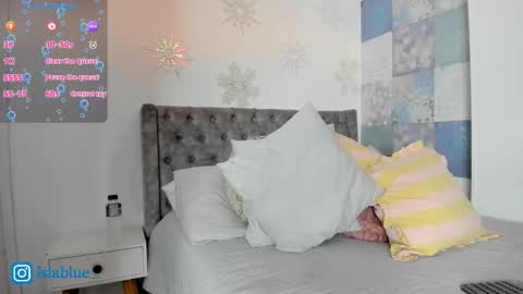 Isla Blue online show from 01.07.26