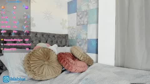 Isla Blue online show from 04.06.26