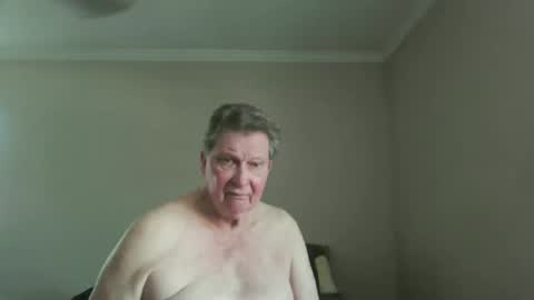 Snapshot of island625103 chatting on 05.18.26 island625103 online show from 05.18.26