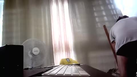 Snapshot of islandforfun chatting on 11.17.25 islandforfun online show from 11.17.25