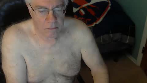 Snapshot of islesman22 chatting on 09.28.25 islesman22 online show from 09.28.25