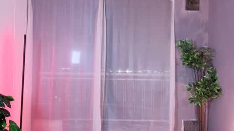 Snapshot of isnotforeveryone chatting on 09.17.25 Julyane online show from 09.17.25