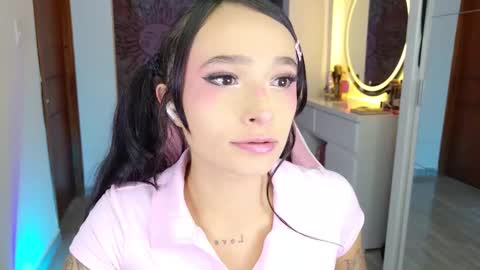 Snapshot of issa_garcia chatting on 02.18.26 I S S A B E L A Igissaa ax Xlittleissa online show from 02.18.26