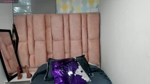 ISSA MILF online show from 02.23.26