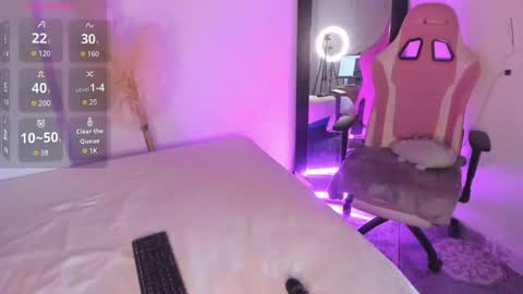 Snapshot of issabella_grey chatting on 10.01.25 Isa Goddes online show from 10.01.25