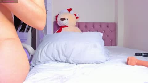 Snapshot of issabellarodriguez chatting on 12.21.24 Isa online show from 12.21.24