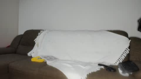 Issabelle online show from 01.04.25