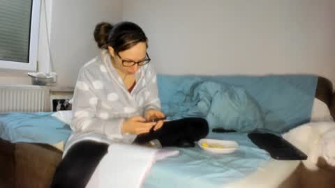 Issabelle online show from 02.25.25