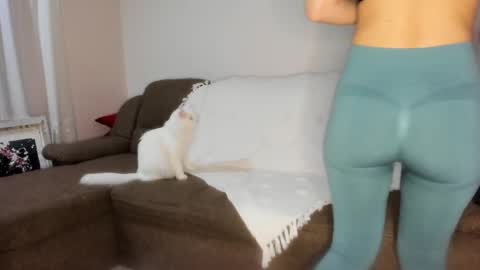 Issabelle online show from 02.28.25