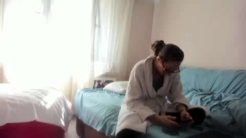 Issabelle online show from 03.06.25