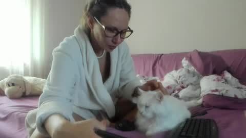 Issabelle online show from 06.07.26