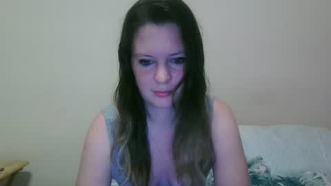issamayy333 online show from 10.17.25