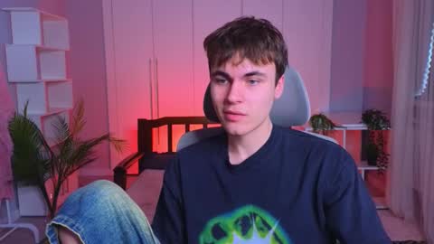 Snapshot of istairee chatting on 02.03.25 Maks online show from 02.03.25