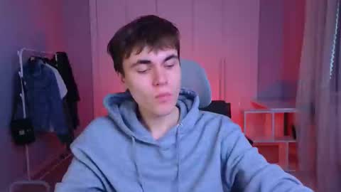 Snapshot of istairee chatting on 02.14.25 Maks online show from 02.14.25