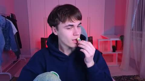 Snapshot of istairee chatting on 02.27.25 Maks online show from 02.27.25