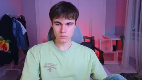 Snapshot of istairee chatting on 02.28.25 Maks online show from 02.28.25