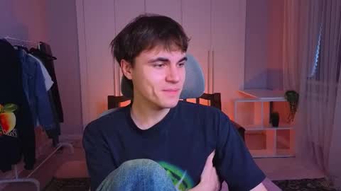 Snapshot of istairee chatting on 03.04.25 Maks online show from 03.04.25