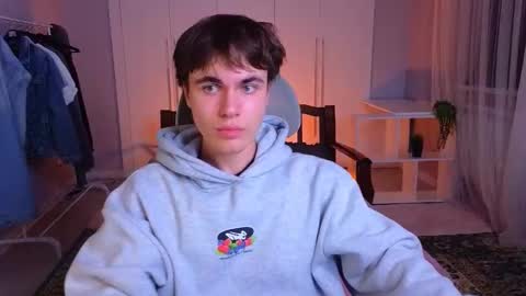 Snapshot of istairee chatting on 03.12.25 Maks online show from 03.12.25