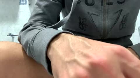 Snapshot of italianbigcock91 chatting on 11.11.25 italianbigcock91 online show from 11.11.25