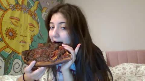 Snapshot of italiankittyx chatting on 11.09.25 ItalianKitty online show from 11.09.25