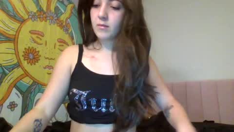 Snapshot of italiankittyx chatting on 11.18.25 ItalianKitty online show from 11.18.25