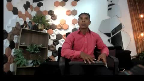 Italo Moore online show from 10.06.25