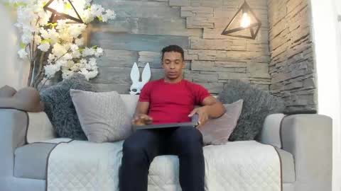 Italo Moore online show from 10.12.25