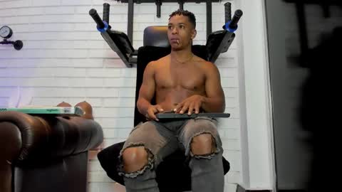 Italo Moore online show from 10.22.25