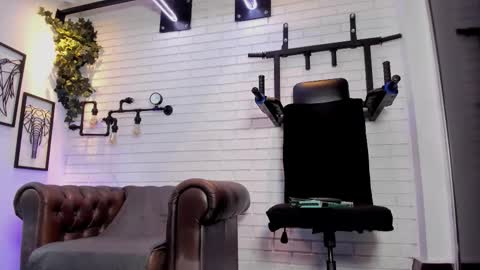 Italo Moore online show from 10.24.25