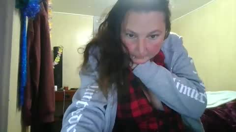 Snapshot of its_kimber chatting on 01.18.25 its kimber online show from 01.18.25