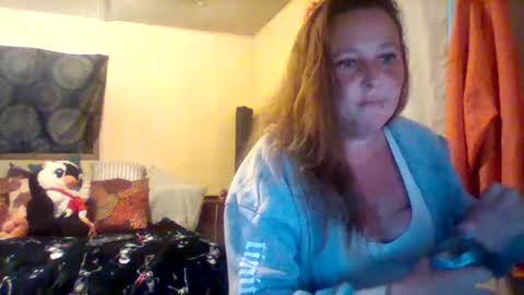 Snapshot of its_kimber chatting on 09.30.25 its kimber online show from 09.30.25